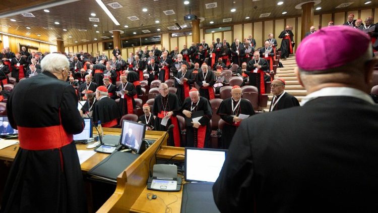 Cardenales piden a los fieles intensificar la oración hacia el Cónclave