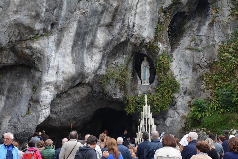 Nuestra Señora, la Virgen de Lourdes 2026