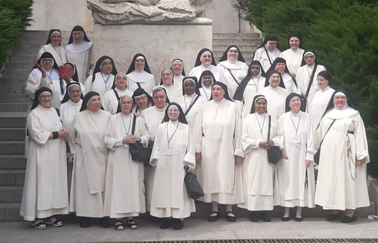 Monjas dominicas, sin más