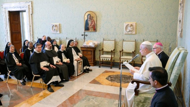 El Papa a las monjas contemplativas: El silencio es un acto de la voluntad
